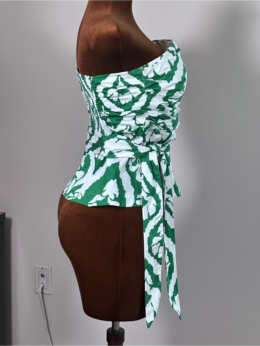 White House Black Market White Strap with Green Accent Strapless Top - Picture 3 of 5